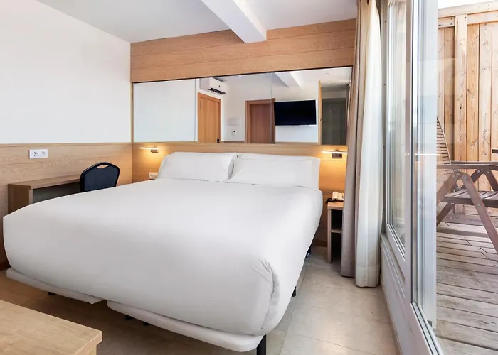 Centro Urbis Hotel 3*