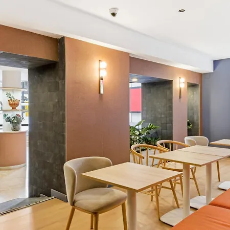 Centro Urbis 3*