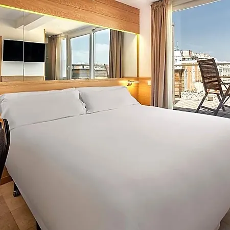 호텔 Centro Urbis 3*