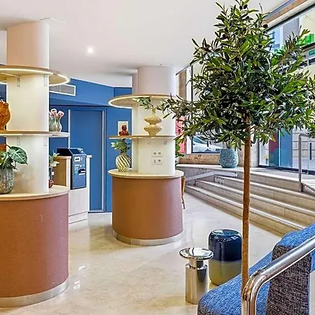 호텔 Centro Urbis 3*