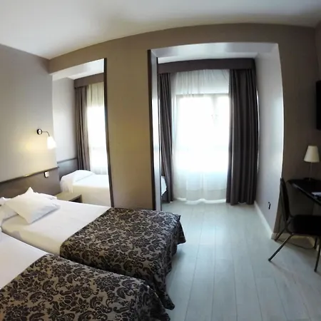 Centro Urbis Hotel 3*