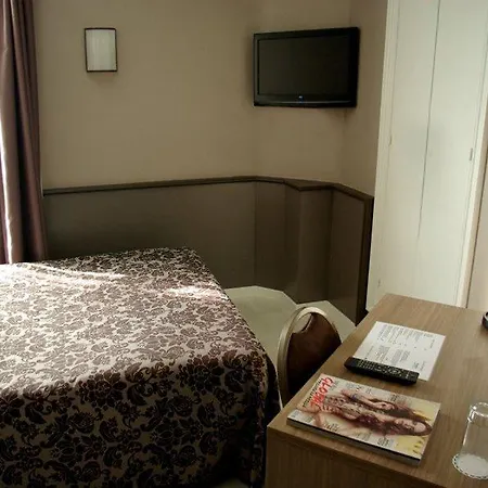 Hotel Centro Urbis 3*