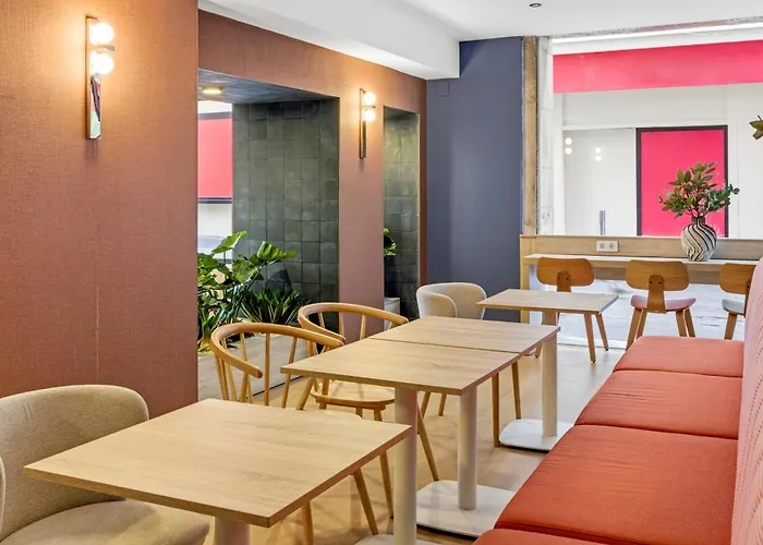 فندق Centro Urbis 3*